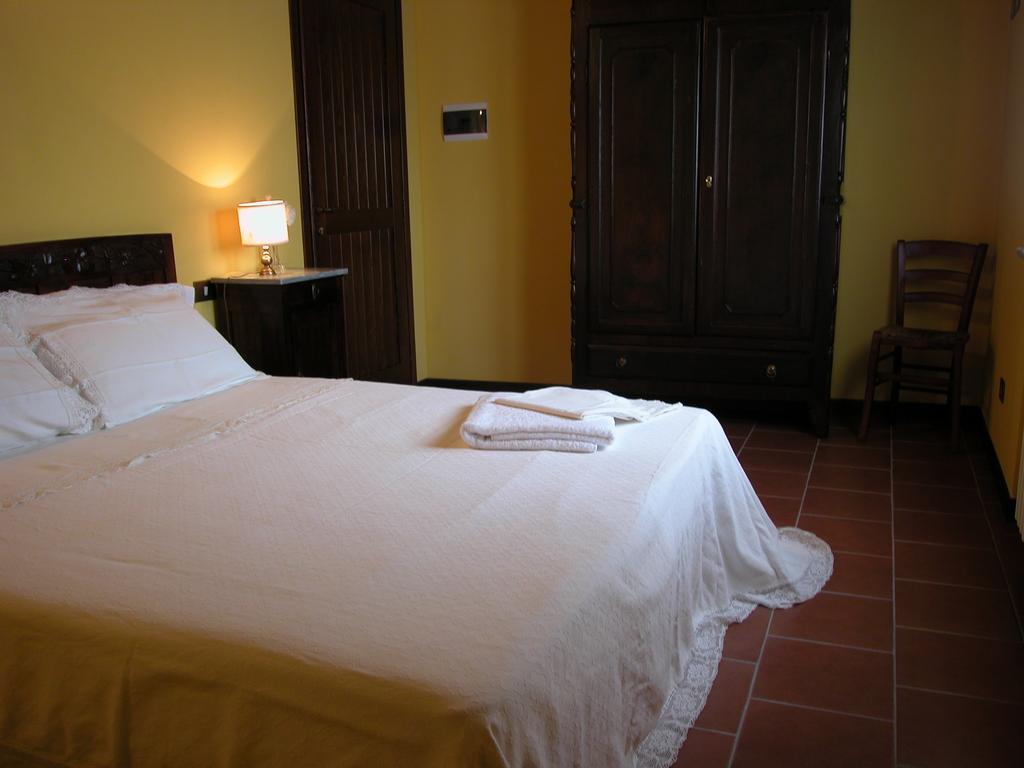 Agriturismo Casa Garello ساليس تيرمي الغرفة الصورة