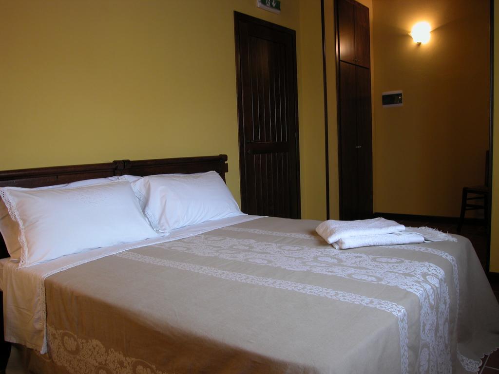 Agriturismo Casa Garello ساليس تيرمي الغرفة الصورة