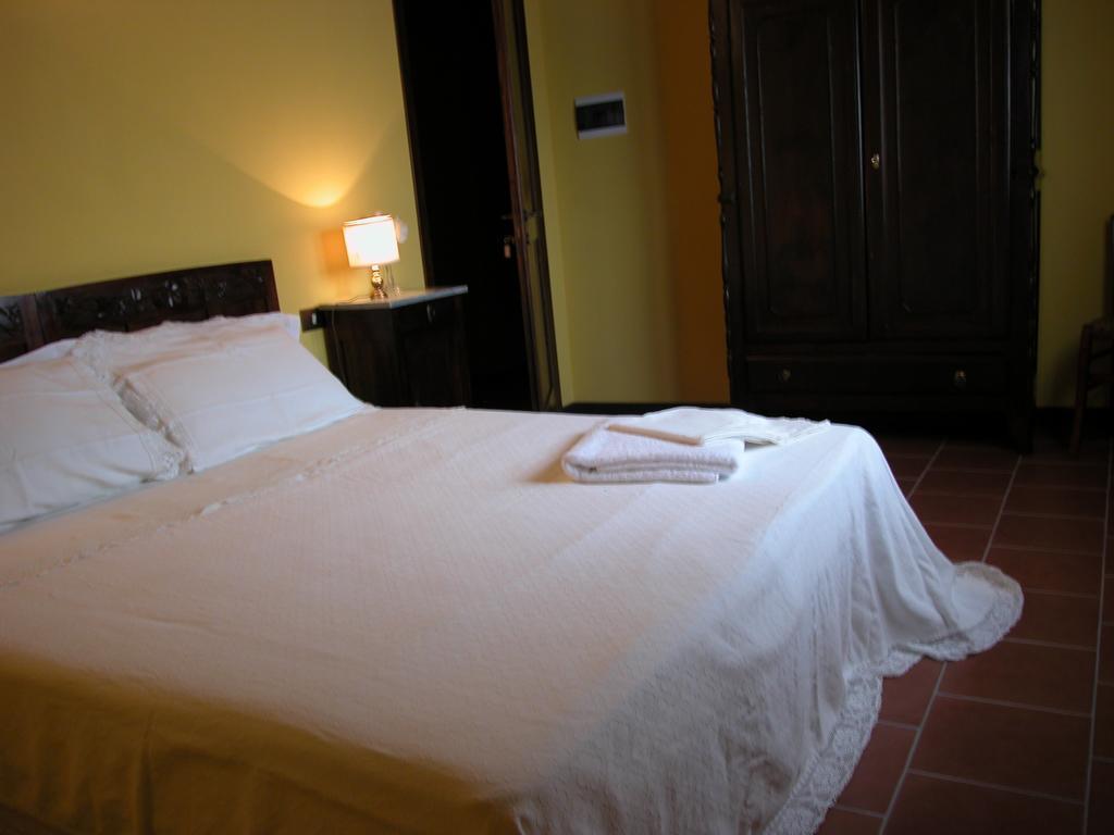 Agriturismo Casa Garello ساليس تيرمي الغرفة الصورة